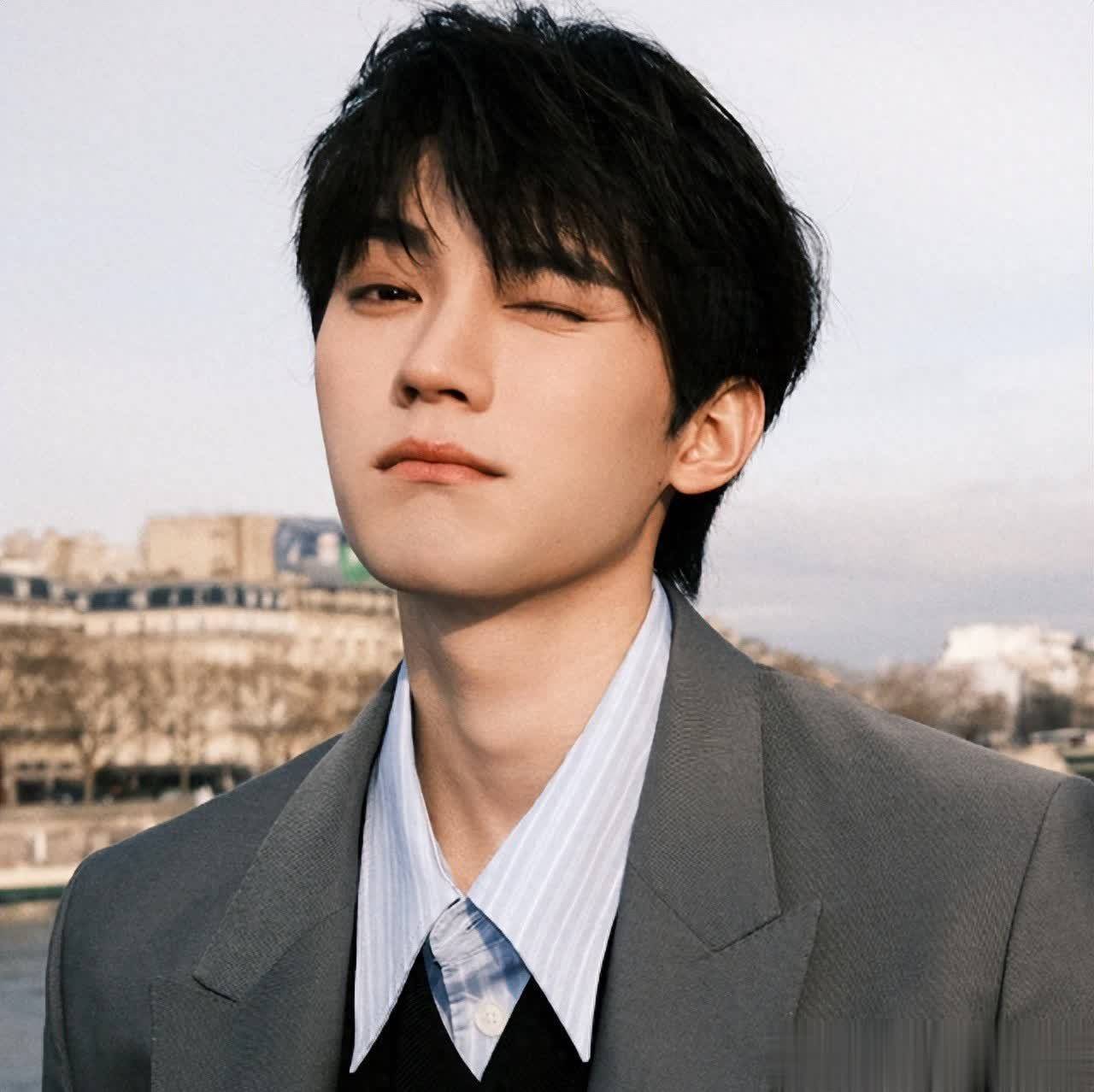 周翊然：从偶像到实力派演员的蜕变之路