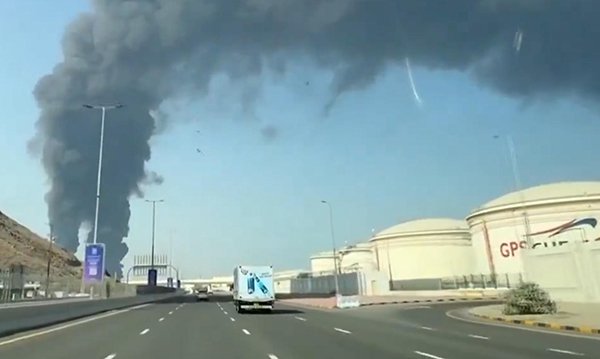 阿联酋唯一海峡外港口：暂停作业