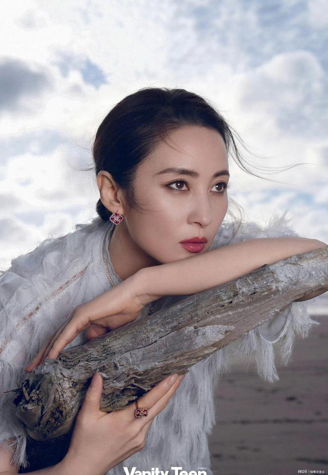 蒋勤勤：五十岁演绎“海上神女”