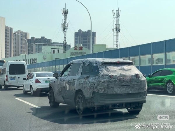 小鹏G02全尺寸SUV路测谍照曝光 尾部设计暗藏玄机 - CNMO科技