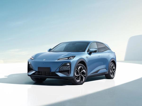 双车对比:智能化与驾驶体验谁更胜一筹?