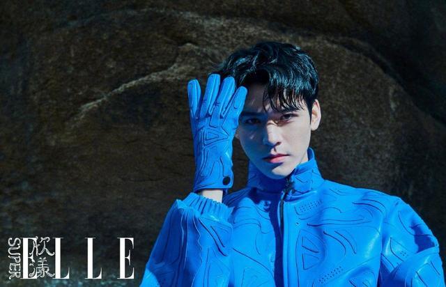 220329 龚俊SuperELLE四月刊封面