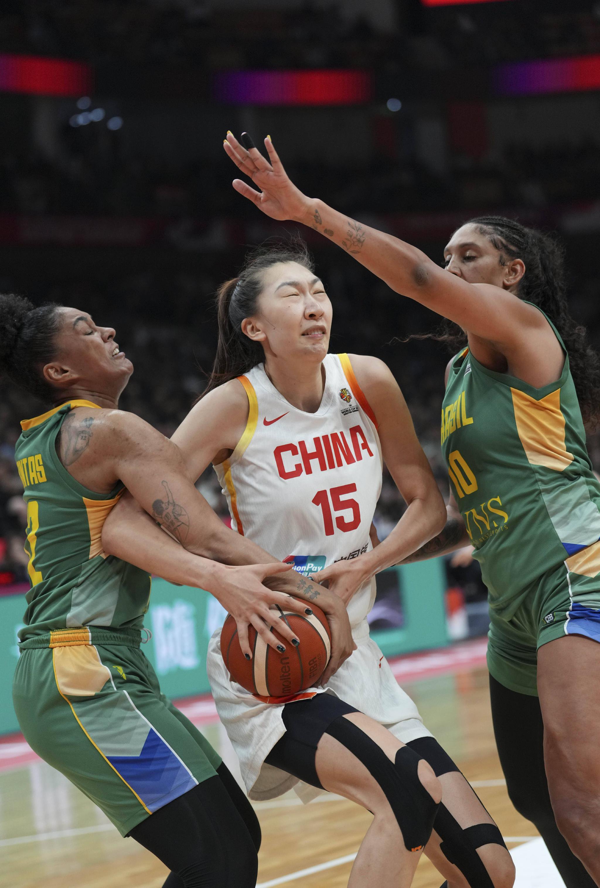 （体育）篮球——女篮世界杯资格赛：中国队胜巴西队