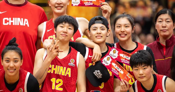 中国女篮出线不到一天，宫鲁鸣主动求变！苏群暗示李梦应该回归
