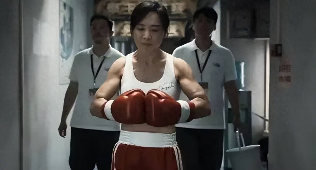 热辣滚烫:命运不公时,敢于接受挑战,滚烫的人生才会开始