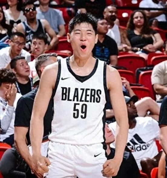 对位赵继伟，一盖帽一中投封神，崔永熙给重伤手术的郭艾伦打个样