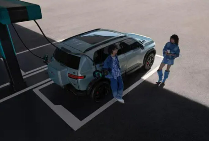 比亚迪闪充技术快速在A级SUV搭载，珠峰小镇都能充