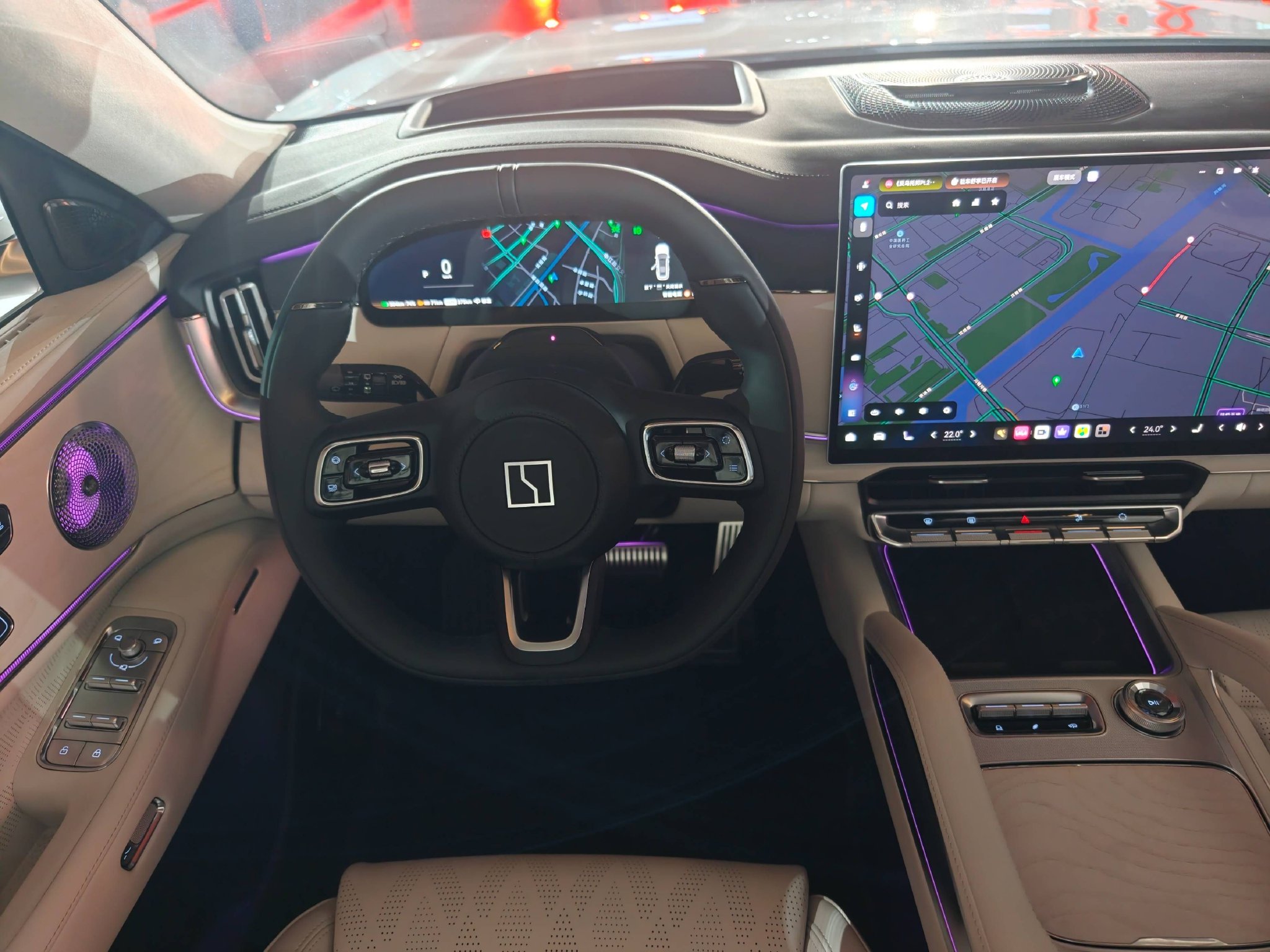 极氪8X下打8系上打X5M，极氪要冲月销3万