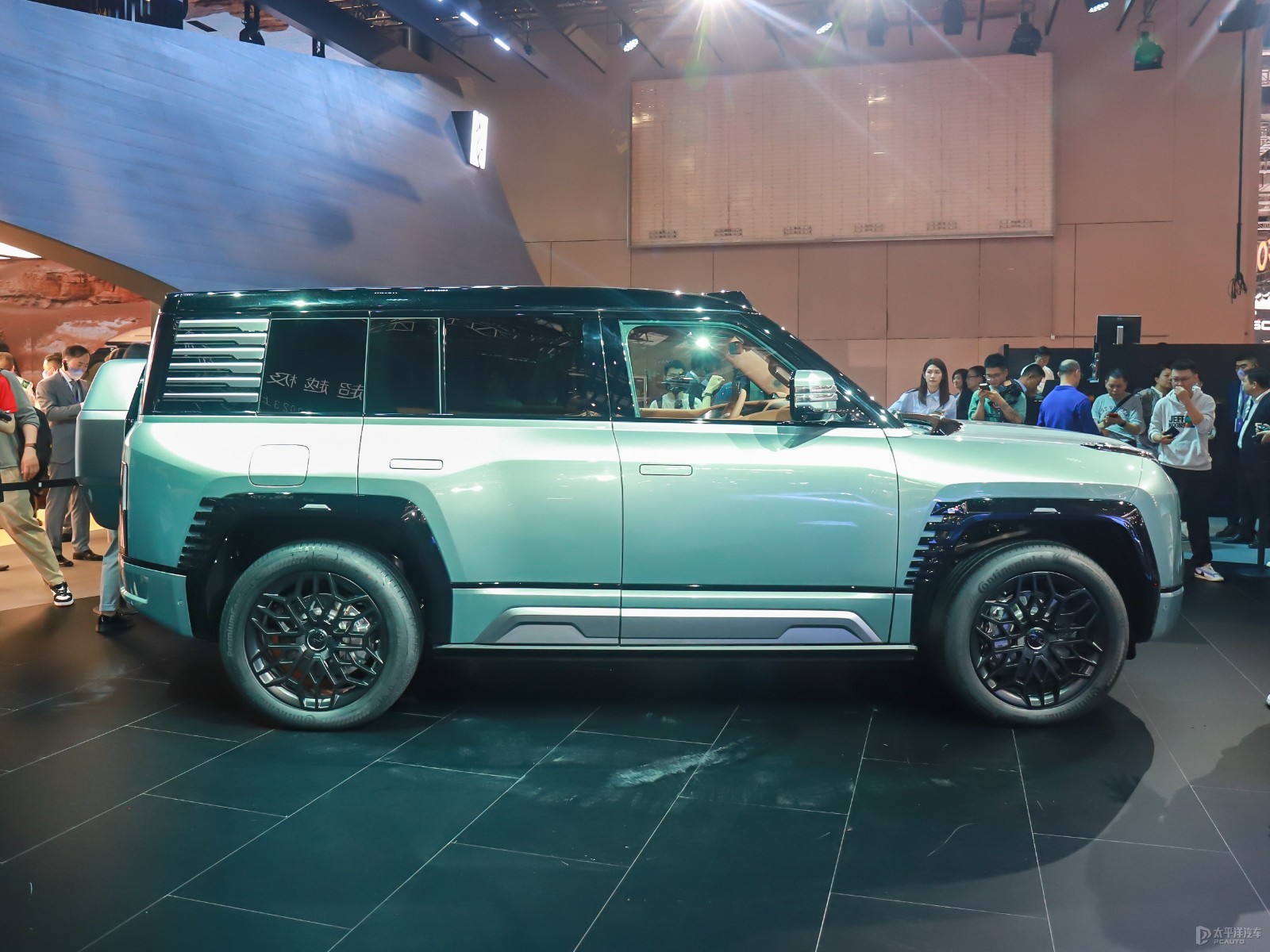 仰望U8和极氪9X谁才是你的菜