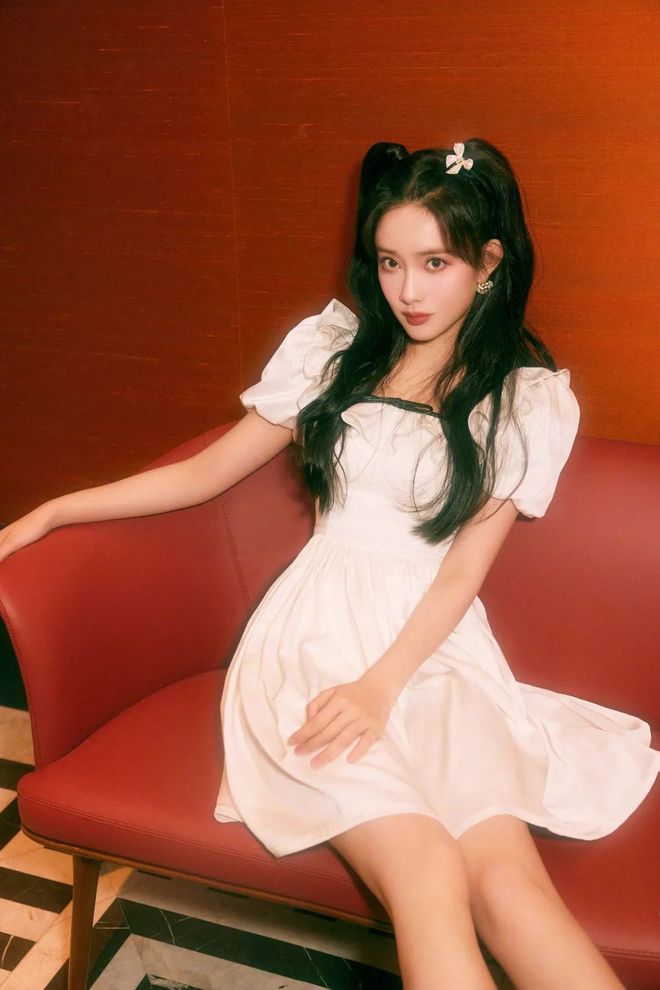 快讯 | 李现活动、景甜封面、王嘉尔大片、刘雨昕杂志