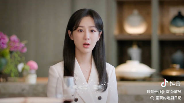 杨紫2025年仅休9天，粉丝呼吁尊重其休整期