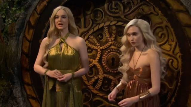 高司令的特点其实就是笑场，还有把其他演员也带笑场