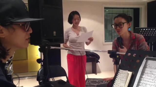 范玮琪和小s一起为lovelive演唱会彩排