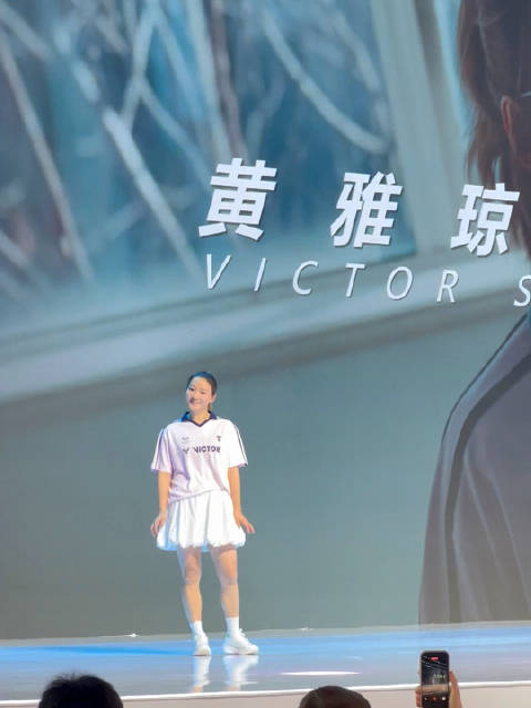 黄雅琼 化身模特 登场 甜美又俏皮