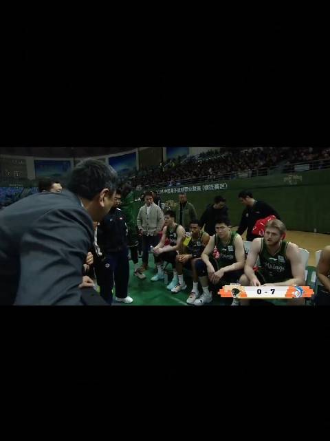 CBA同曦队内讧,赵柏清郭昊文冲突致比赛失利