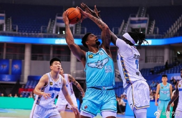 青岛男篮主教练刘维伟的“虐菜”战术具体是什么样的？