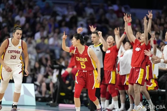 苏群痛心疾首：中国女篮黄金一代为何被辜负？