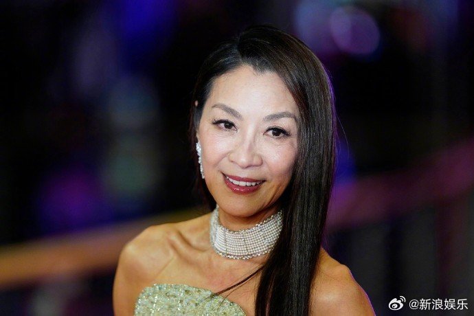 杨紫琼等亚裔影人在获得奥斯卡后，为何仍表示遭遇过隐性歧视？