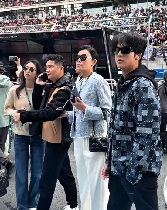 郭富城与田亮一家F1偶遇！森碟甜美，儿子身高抢镜引热议