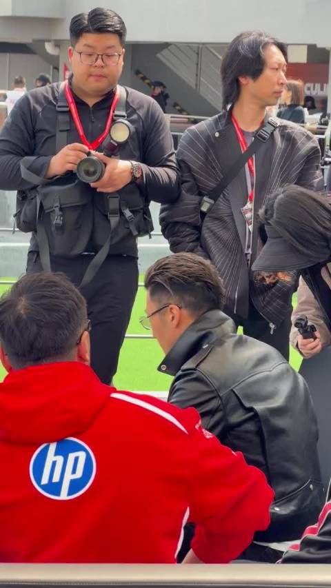 太帅了呀 是谁在F1看到谢霆锋了！太帅咯