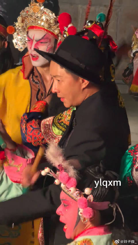 韩庚中山装高礼帽造型 非遗风物大赏之夜