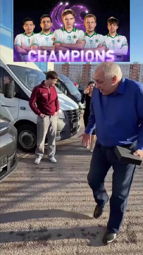 TI14冠军中单马林购理想L9赠父母庆结婚纪念日