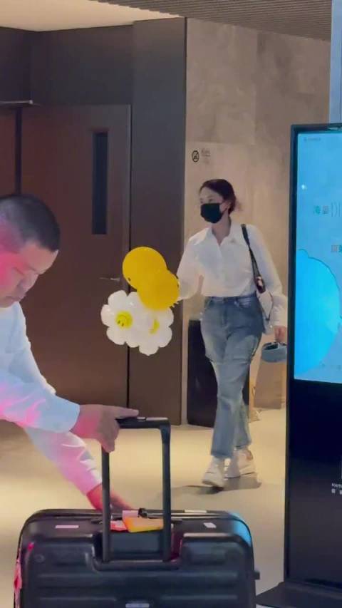 70岁粉丝追星言承旭被认出，回忆20年前相见