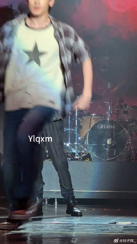 胡先煦屠洪刚联袂演绎中国功夫惊艳全场