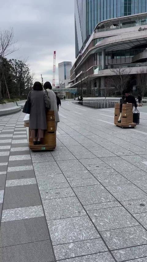 外国街头很火的三人免费代步车 看着很适合和朋友一起开啊