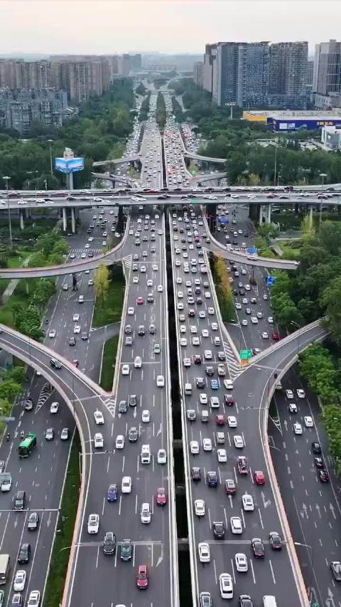 吉利副总裁回应董明珠换车，称支持国货因品质靠谱