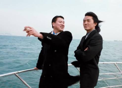 警方查获子弹上膛枪支