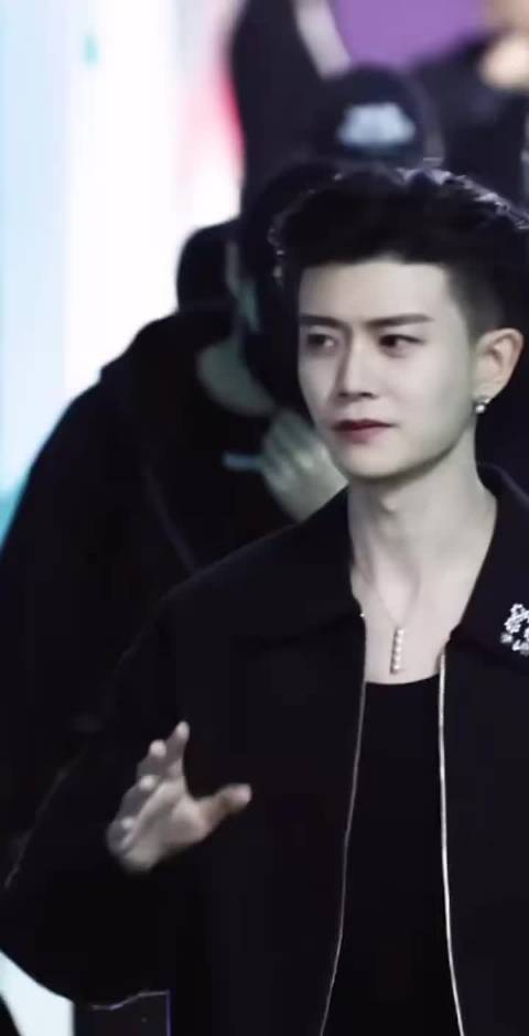 任嘉伦谈演员沉淀，为角色隐藏帅气尽善尽美