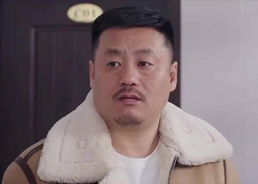 女孩冒充被资助的学生骗钱，结果惨了