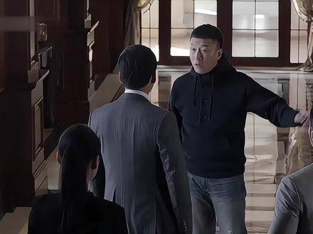 神秘人物现身剪映，一键剪同款功能引关注