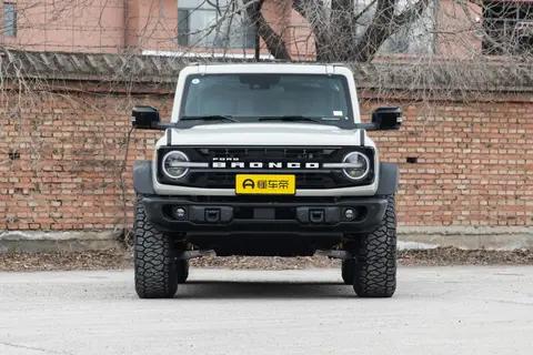 这款2.3T美系硬派越野车，适合自驾游和越野爱好者