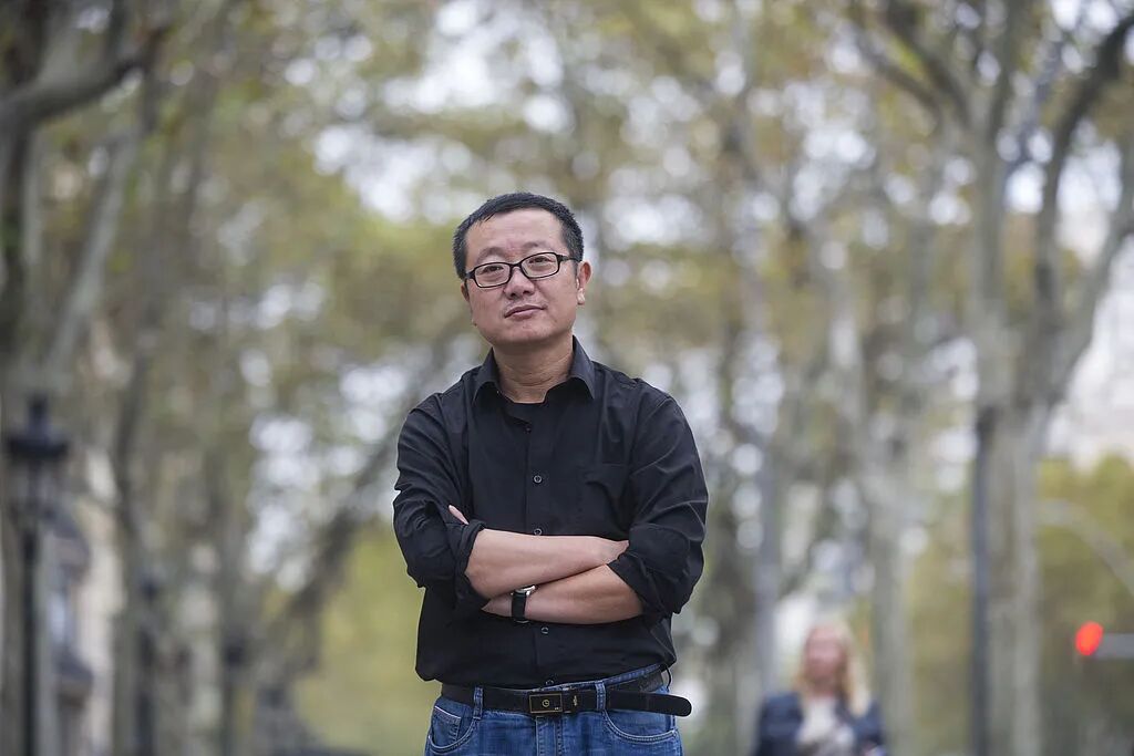 刘慈欣在《人民》撰文谈《三体》