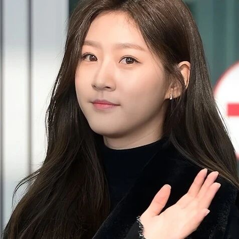 金赛纶家属又自杀了一个？张艺兴事件尘埃落定？热巴被公司穿小鞋？《小巷人家》关晓彤被除名？