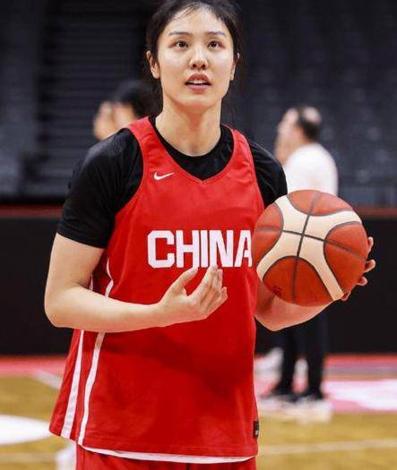 22万票碾压！杨力维当选WCBA全明星票王，韩旭张茹零出场入选引众怒