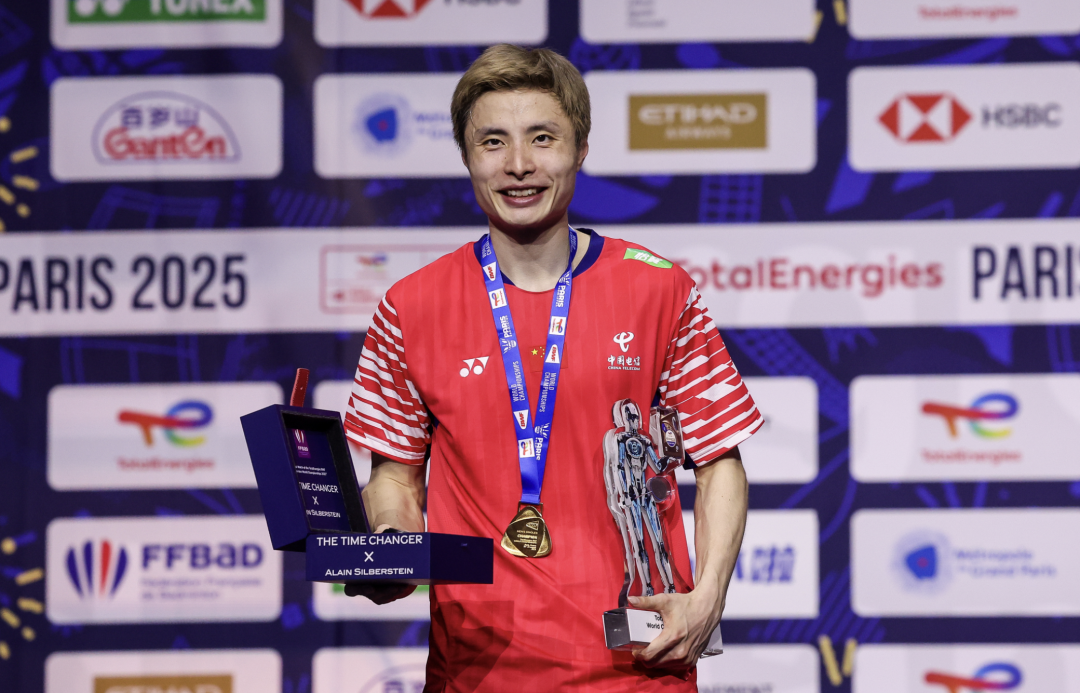 【羽毛球】国羽两冠收官世锦赛 石宇奇男单封王 陈雨菲遗憾女单摘银