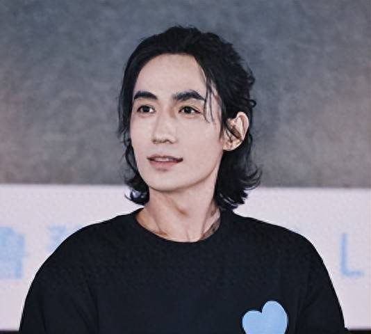 央视发文称，朱一龙主演的电影《空枪》官宣主创阵容