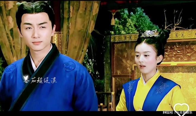 记得有回主持人直接问陈晓和赵丽颖