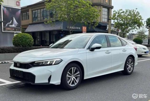 10万买车别瞎选:6款实测省心家轿对比,油耗5L、空间大、保养便宜才是真香