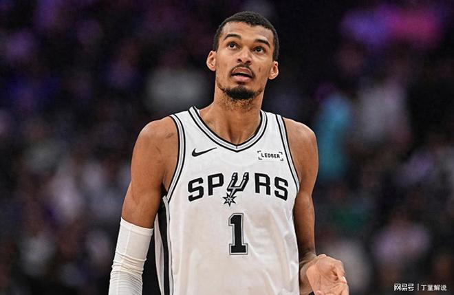 文班18+8+3，雷诺32+9+3，威少超2名宿升至历史第五