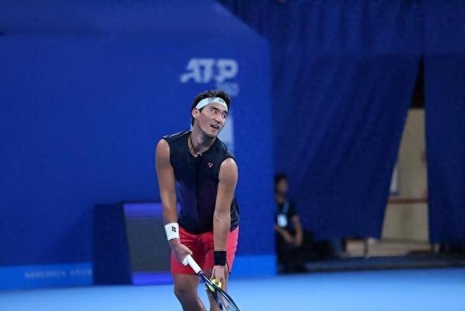 布云朝克特搭档瓦林卡战男双！资格赛0胜3负，男单首轮中国德比