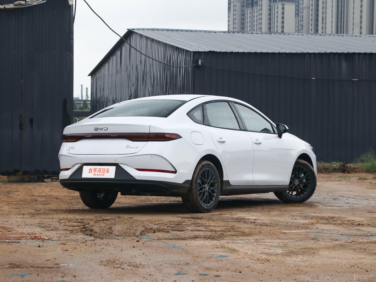 秦PLUS和朗逸如何选择适合自己的车型