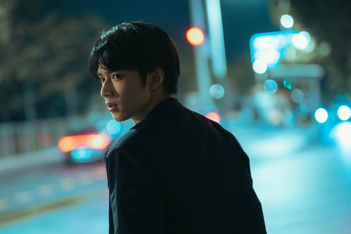 《惊蛰无声》易烊千玺和朱一龙在线飙戏，国产新能源车比亚迪身影无处不在