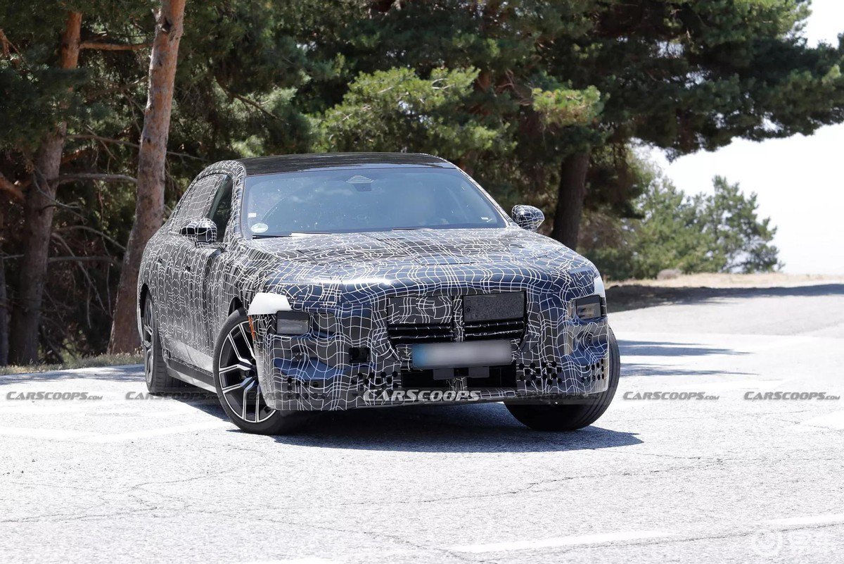 中期改款宝马7系预告图发布：“双肾”大格栅保留