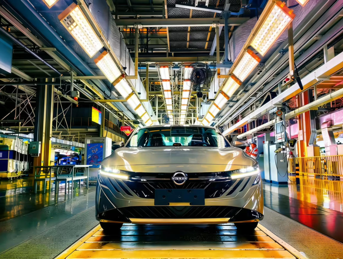 15代轩逸量产，双联屏+双前脸设计，一季度上市