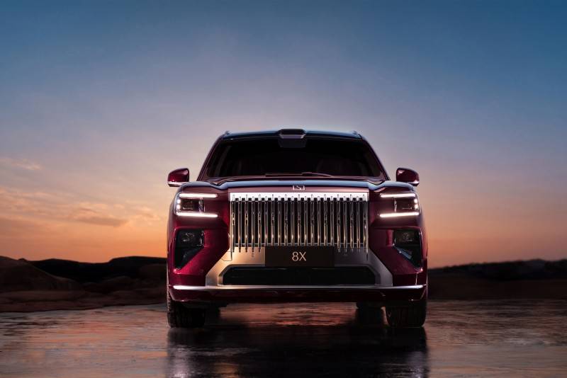 前宾利设计师主导设计极氪8X车色灵感来源于赤兔马