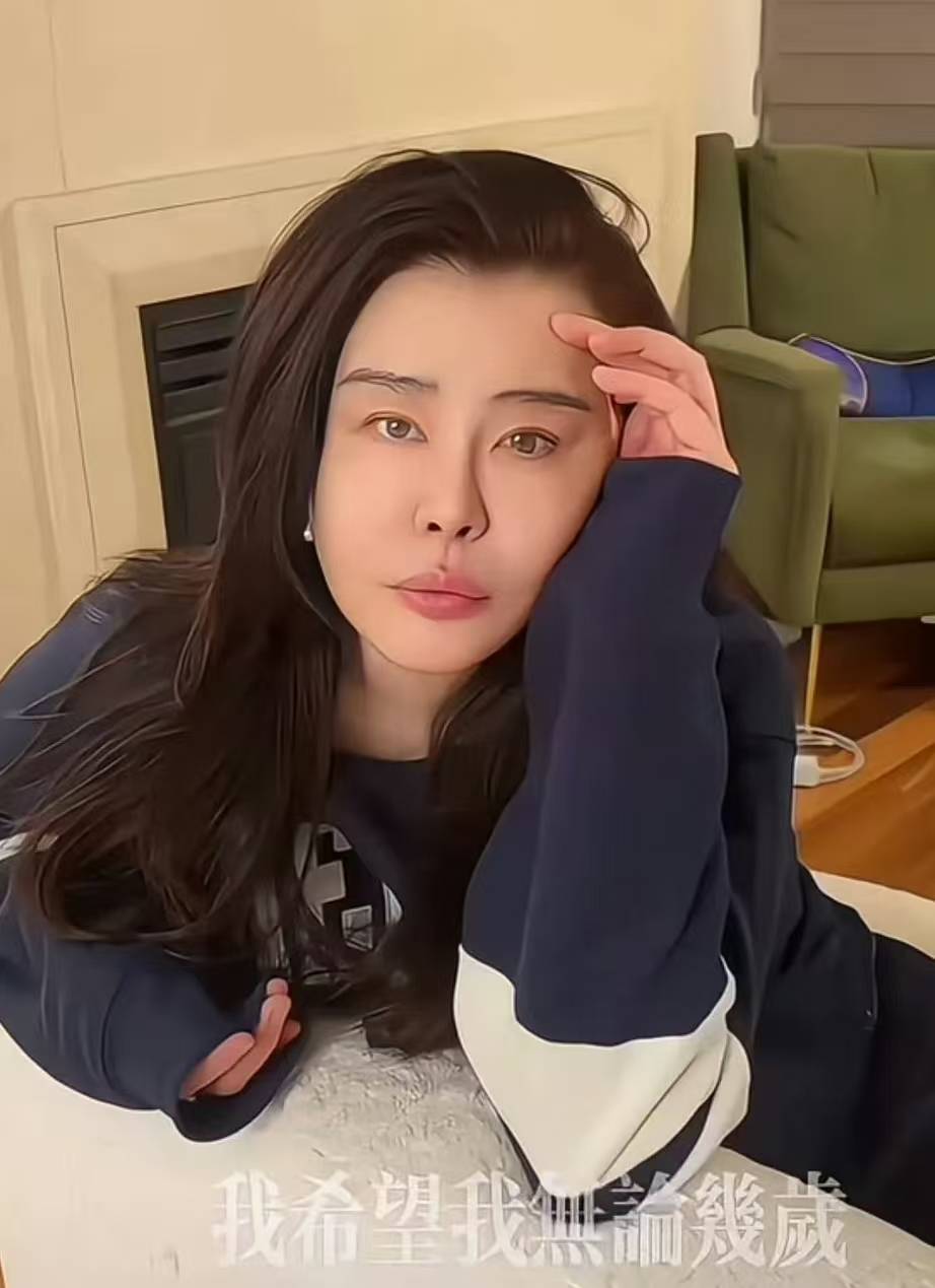 王祖贤近照风波：与其苛责医美，不如致敬岁月